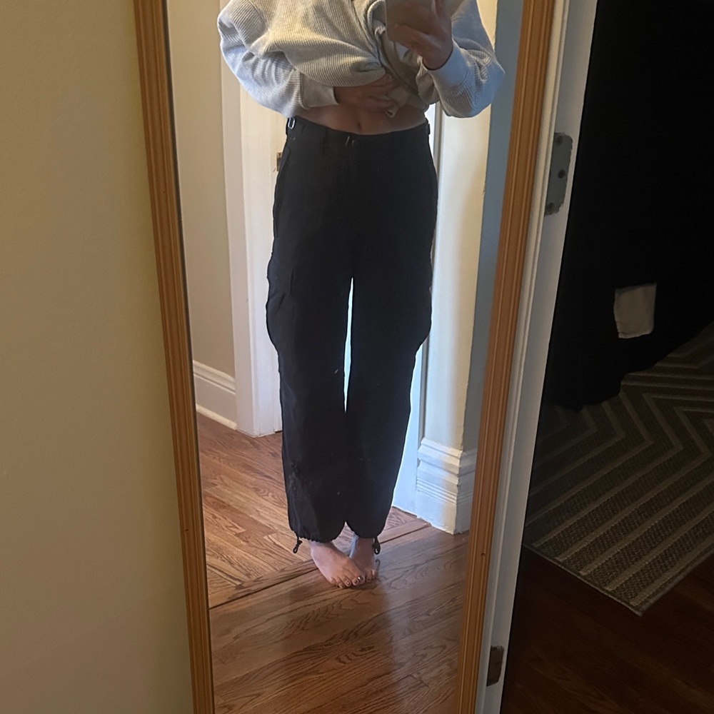 Aritzia Women’s TNA Black Cargo Pants